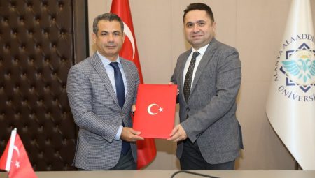 ALKÜ ve Türkiye Badminton Federasyonu Arasında İş Birliği Protokolü İmzalandı
