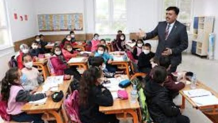 Harun Öcal’dan Eğitimcilerle Verimli Okul Ziyaretleri