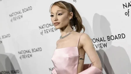 Ariana Grande’nin Son Hali Hayranlarını Endişelendirdi: ‘Kendini Açlığa mı Mahkum Ettin?’