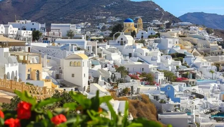 Santorini’de Volkanik Tehlike: OHAL İlan Edildi, Binlerce Kişi Adadan Ayrıldı
