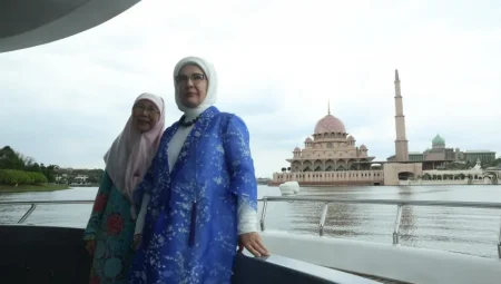 Emine Erdoğan: ‘Malezya’nın kültürel mirasını tanımak büyük mutluluk’