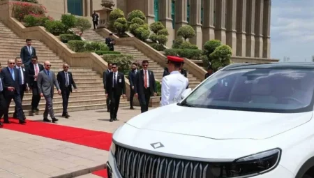 Malezya Başbakanı Enver İbrahim TOGG ile test sürüşü yaptı