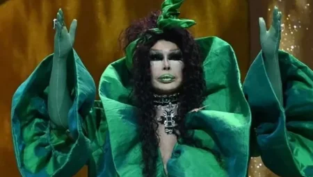 Bülent Ersoy’un hayatı beyaz perdede: Senaryoyu onayladı