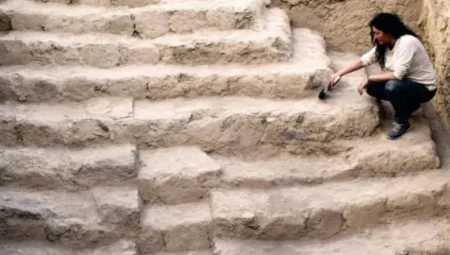 Peru’da binlerce yıllık gizem: Dev piramit toprak altından gün yüzüne çıktı
