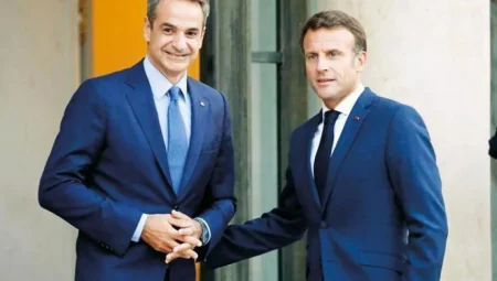 Macron, Miçotakis’in Türkiye’ye Meteor satışı itirazını reddetti
