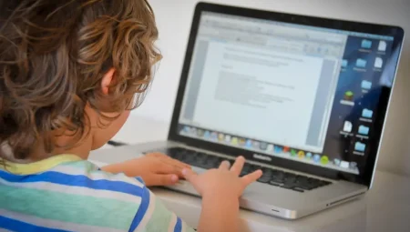 Koruma Altındaki Çocuklara İnternette Güvenli Kullanım Eğitimi Verildi