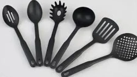 İngiltere’de Yapılan Çalışma: Siyah Plastik Mutfak Gereçlerinden Kurtulun!