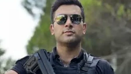 “Yakışıklı Güvenlik” Usulsüz Çakarla Yakalandı! 142 Bin Lira Ceza Kesildi