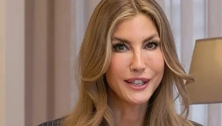 Çağla Şıkel’in yeni aşkına özel bakım: Yanaklarındaki dolgu dikkat çekti