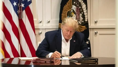 Trump, federal hükümetin büyüyen işten çıkarma planını duyurdu: ‘200 bin kişinin işine son verilebilir’