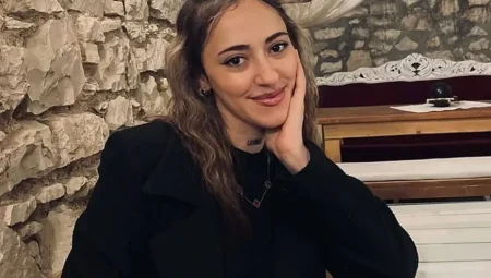 TikTok Fenomeni Lavinia Özmen Trafik Kazasında Hayatını Kaybetti