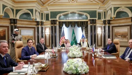 ABD ve Rusya, Riyad’da Ukrayna için pazarlık masasında! İşte kritik talepler