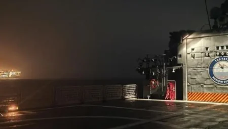 TCG FATİH, Batı Karadeniz’de sondaj gemilerine koruma sağladı