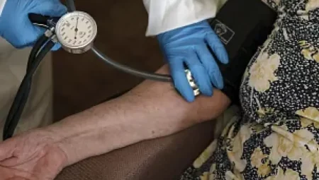 ABD’de Demans Vakaları 2060’a Kadar Hızla Artacak: Uzmanlardan Kritik Uyarı