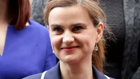 İngiliz Milletvekili, KGB Ajanı Olduğundan Şüphelenilen Kadınla Genelevde Mahsur Kaldı