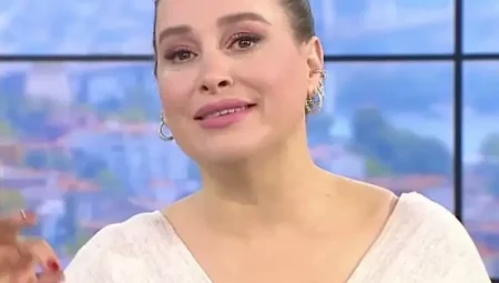 Canlı yayında sansür krizi! Nur Viral’in yüzünü kapattığı anlar dikkat çekti