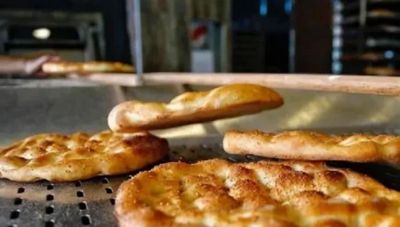 Ramazan pidesine zam: 250 gram pide 20 TL, 370 gram pide 30 TL oldu