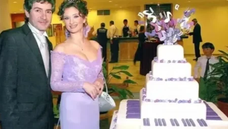 Anjelika Akbar 3,5 yıl önce boşanmış: ‘Önceliğim çocuklarım ve sanatım’