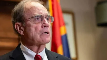 ABD Senatosu’nda panik: Mississippi Senato Başkan Yardımcısı yere yığıldı