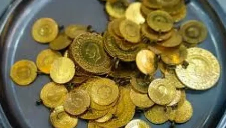 Altın fiyatları Trump’ın tarifeleri sonrası haftalık kayba ilerliyor