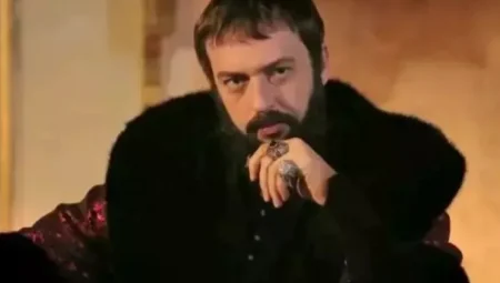 Okan Yalabık Yeni Aşkını Duyurdu: Sosyal Medyadan Paylaşım Geldi