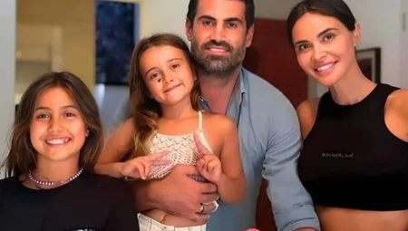 Zeynep ve Volkan Demirel Çifti Üçüncü Çocuklarını Kucaklarına Aldı