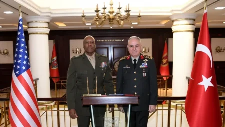 Genelkurmay Başkanı Orgeneral Metin Gürak, ABD Afrika Komutanı Langley ile Görüştü
