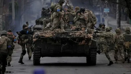 Ukrayna’da Çatışmalar Şiddetlenirken Kadınlar Kömür Madenlerinde Çalışıyor