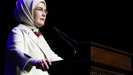 Emine Erdoğan: ‘Kütüphaneler, toplumsal hafızayı korur ve bilgiyi yaygınlaştırır’