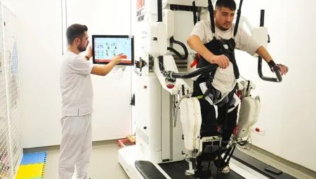 Robotik rehabilitasyon ile felçli hastalar yeniden yürüyebiliyor