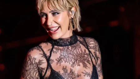 Sıla’nın leopar şıklığı! Sahne tarzı takipçilerinden tam not aldı