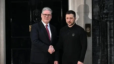 Zelenskiy’e Londra’da Sıcak Karşılama! Beyaz Saray Gerginliği Sonrası Farklı Bir Atmosfer