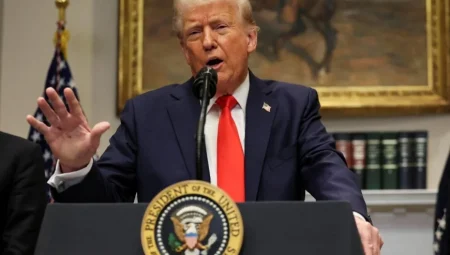 Trump küresel ticaret savaşını başlattı: Çin, Kanada ve Meksika’ya büyük gümrük vergileri uygulandı