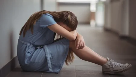 Kendine Zarar Verme Davranışının Artan Yaygınlığı: İnsanlar Neden Kendilerine Zarar Veriyor?