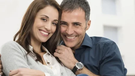 Rüyada Eşini Başkasıyla Görmek Ne Anlama Geliyor? İşte Yorumu