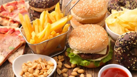 Gece Açsanız Bile Uzak Durmanız Gereken 5 Besin!