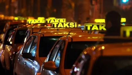 İstanbul’da taksi ücretlerine büyük zam: İndi-bindi 135 TL oldu
