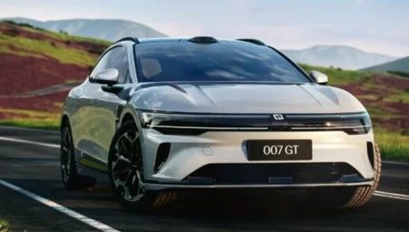 Zeekr 007 GT’nin iç mekanı ve teknolojik detayları gözler önüne serildi