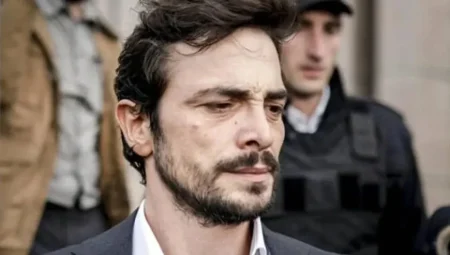 Şinasi Yurtsever son yolculuğuna uğurlandı: Ahmet Kural gözyaşlarını tutamadı