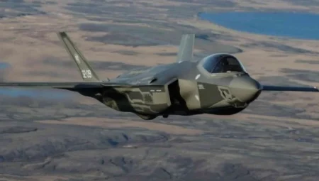 Kanada, 19 milyar dolarlık F-35 anlaşmasından çekilmeyi değerlendiriyor