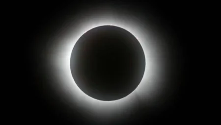 Ay’dan Çekilen Güneş Tutulması Fotoğrafı Bilim Dünyasını Büyüledi