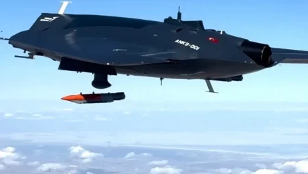 ANKA-III, ASELSAN’ın geliştirdiği LGK-82 mühimmatıyla hedefi vurdu