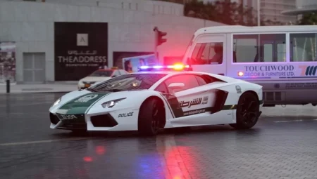 Dubai’de Polisler Lamborghini ile Devriye Geziyor: Lüks Araçlarla Güvenlik Sağlanıyor