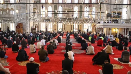Ramazan Bayramı namazı 30 Mart’ta kılınacak: İşte 81 il için detaylı saat listesi