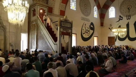 Ramazan’a Veda Hutbesi: ‘Kulluğumuz Sadece Bir Aya Mahsus Değildir’