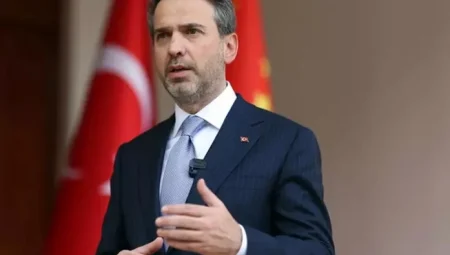 Enerji Bakanı Alparslan Bayraktar: ‘Elektrik faturalarının yüzde 50’sini karşılamaya devam ediyoruz’