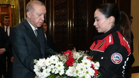 Erdoğan’dan Polis Haftası mesajı: ‘Şehitlerimizi rahmetle yâd ediyorum, gazilerimize bereketli ömürler diliyorum’