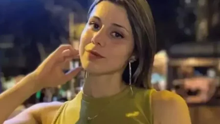 Nefise Karatay, İtalya’da Sevgilisiyle Aşkını İlan Etti! Sosyal Medyada Gündem Oldu