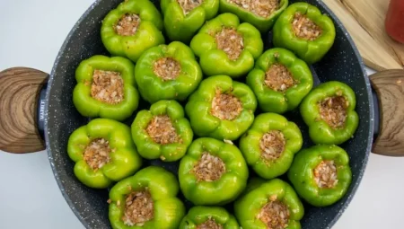 Zeytinyağlı biber dolmasının püf noktaları ortaya çıktı: Bu tarifle herkes parmaklarını yiyecek