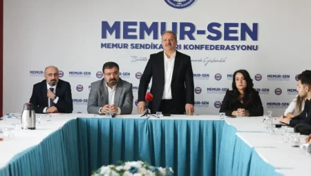 Sağlık-Sen 63 Avukatıyla Hukuki Gücünü Gösterdi: ‘Türkiye’nin En Güçlü Sendikal Hukuk Departmanıyız’